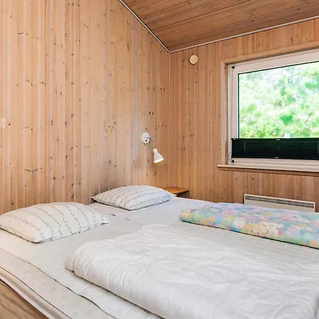 10 Person In Oksbol-by Traum *