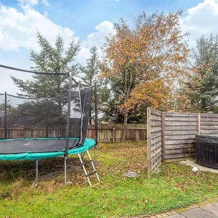 10 Person In Oksbol-by Traum *