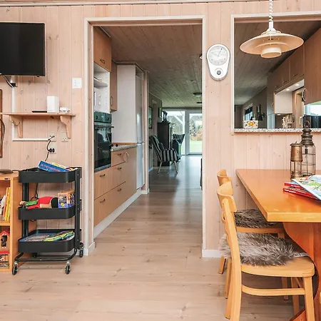 10 Person In Oksbol-by Traum *