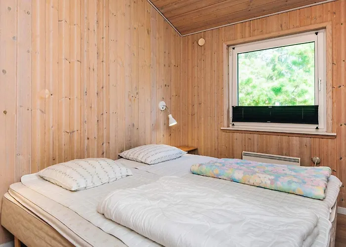 10 Person In Oksbol-by Traum *